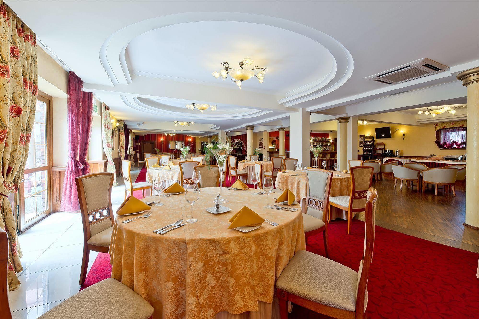 Artis Hotel&Spa Zamość Buitenkant foto