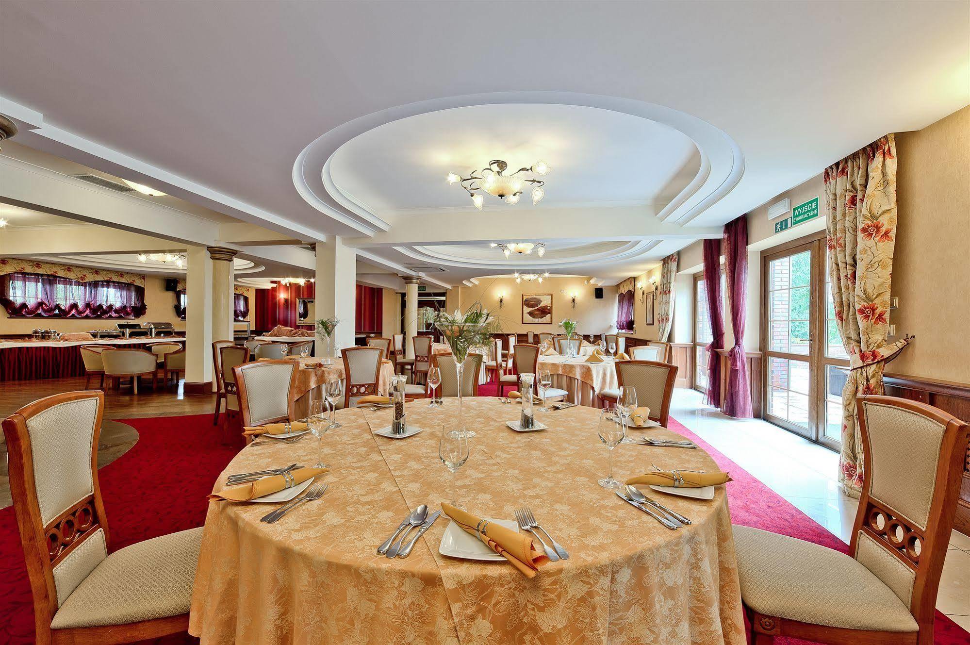 Artis Hotel&Spa Zamość Buitenkant foto
