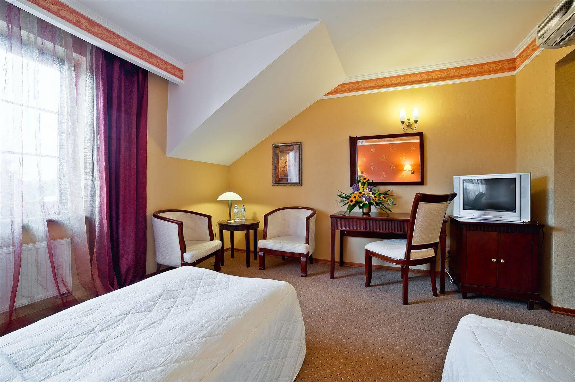 Artis Hotel&Spa Zamość Buitenkant foto