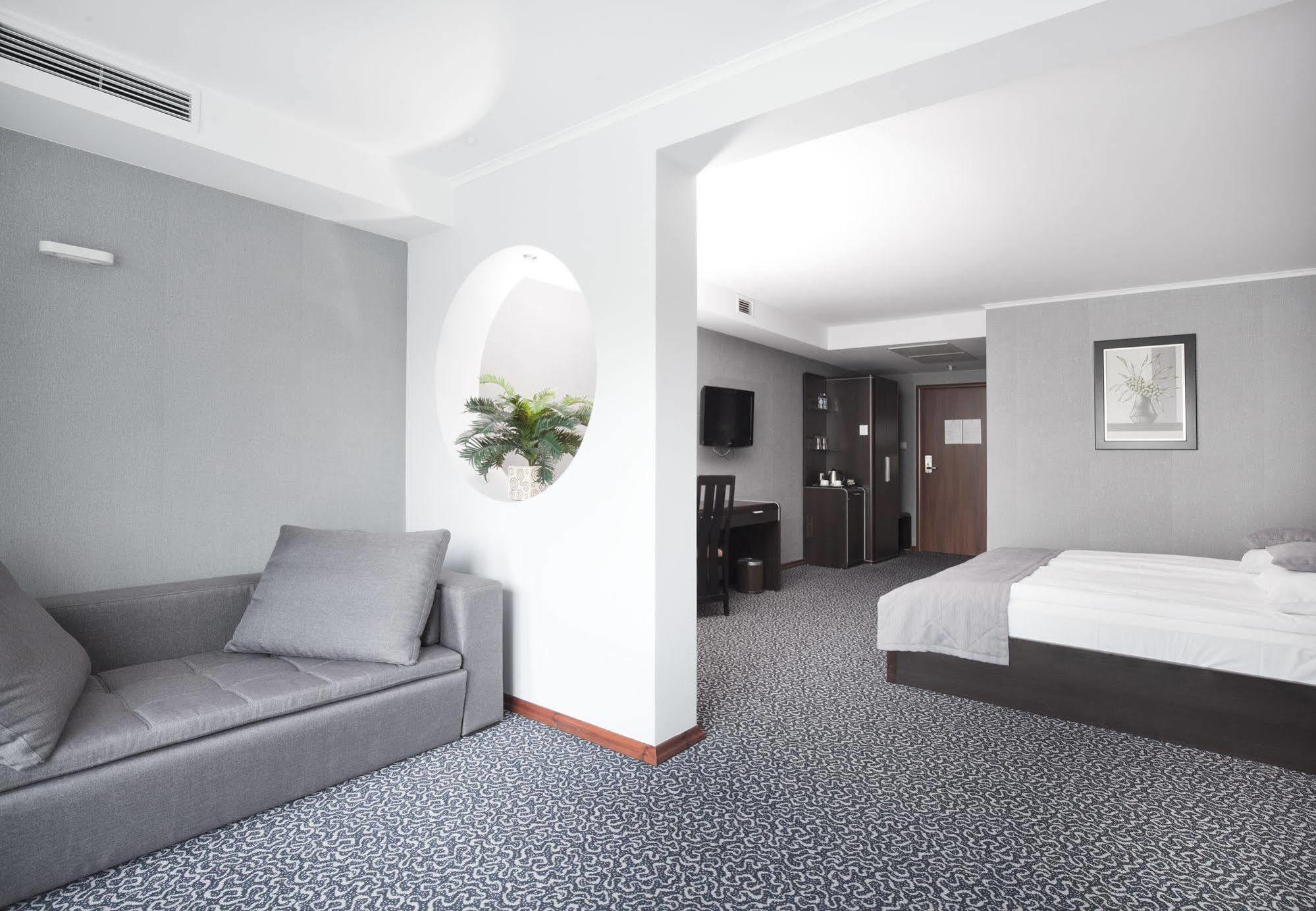 Artis Hotel&Spa Zamość Buitenkant foto